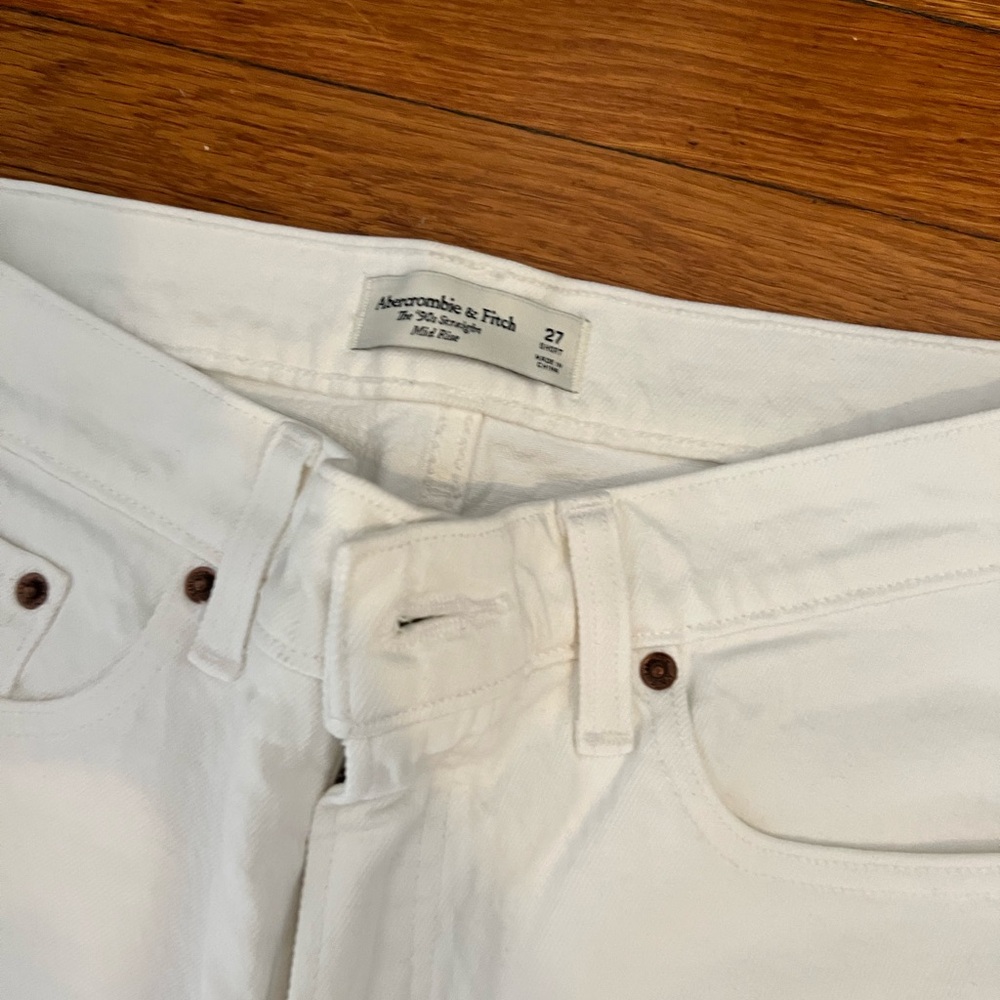 Abercrombie Mid Rise 90s Straight Jean - Picture 2 of 2